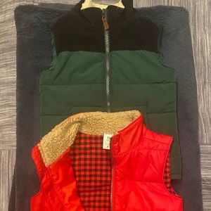 Boys size 5t new Carters Vests